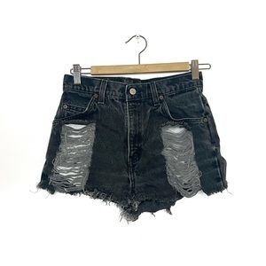Levi’s | Grey Distressed Shorts